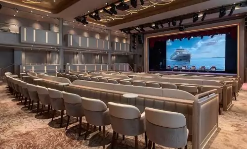 Venetian Lounge auf Silver Ray mit Leinwand