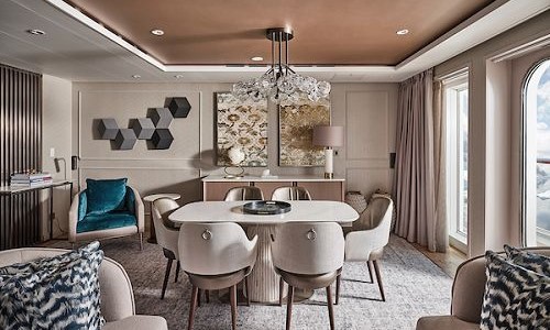 Owner Suite Essbereich mit Tisch und Stühlen