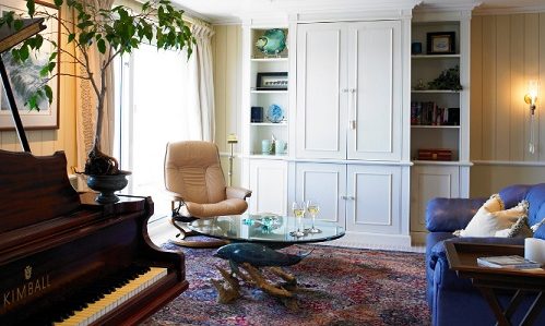 Wohnraum mit Klavier Apartment auf The World