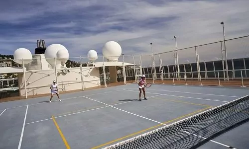 Tennisplatz auf The World
