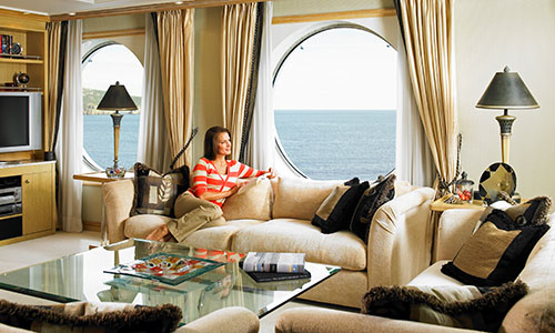 Gemütliche Sitzecke im studio auf dem Apartmentschiff The World