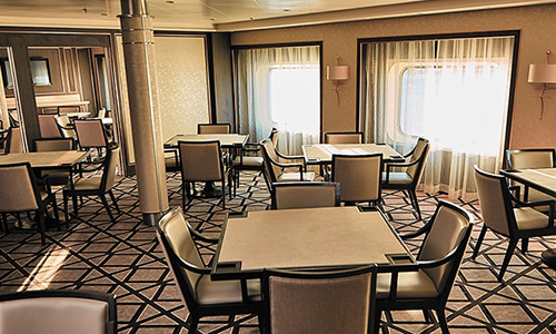 Card Rooum auf dem Luxuskreuzfahrtschiff Regent Seven Seas Voyager