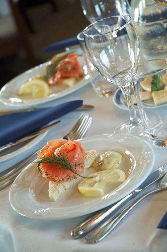 Göta Kanal nostalgische Kreuzfahrt Speiseteller Dinner