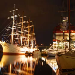 Göteborg Segelschiff bei Nacht