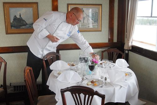 Göta Kanal MS Juno gedeckter Tisch zum Dinner
