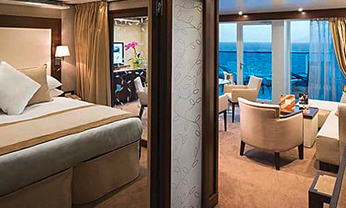 Blick in Wohn- und getrennten Schlafbereich in der Penthouse Spa Suite auf den baugleichen Seabourn Luxusschiffen Odyssey, Sojourn und Quest