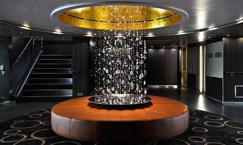 Atrium auf der Luxuskreuzfahrtyacht L'Austral der Reederei Ponant