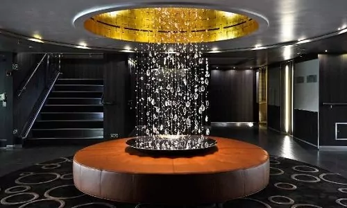 Atrium auf der Luxuskreuzfahrtyacht L'Austral der Reederei Ponant