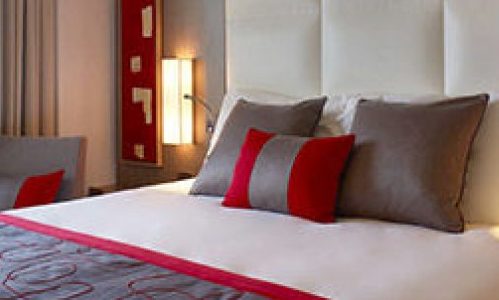 Schlafbereich Deluxe Kabine auf der Luxuskreuzfahrtyacht Le Boreal der Reederei Ponant