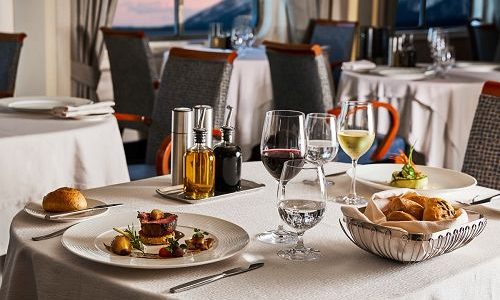 Gedeckter Tisch zum Dinner im La Terrazza