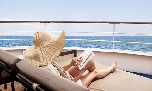 Pooldeck auf dem Silversea Luxuskreuzfahrtschiff Silver Muse
