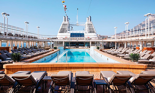 Pooldeck auf dem Silversea Luxuskreuzfahrtschiff Silver Muse