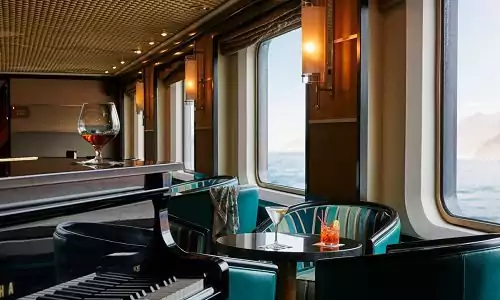Dolce Vita Bar und Piano auf dem Luxuskreuzfahrtschif Silver Wind der Reederei Silversea