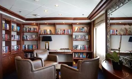 Bibliothek auf dem Luxuskreuzfahrtschif Silver Wind der Reederei Silversea