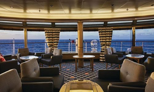 Observation Lounge mit Blick aufs Meer auf dem Luxuskreuzfahrtschif Silver Wind der Reederei Silversea