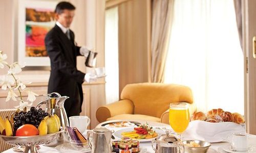 Roomservice Owners Suite auf dem Luxuskreuzfahrtschif Silver Wind der Reederei Silversea