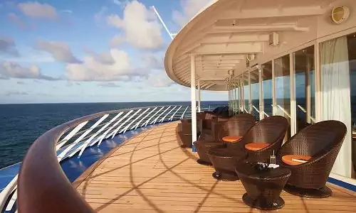 Panorama Lunge Terrasse auf dem Luxuskreuzfahrtschif Silver Wind der Reederei Silversea