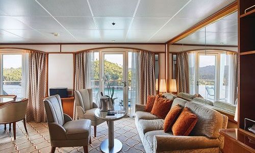 Wohnzimmer Silver Suite auf dem Luxuskreuzfahrtschif Silver Wind der Reederei Silversea