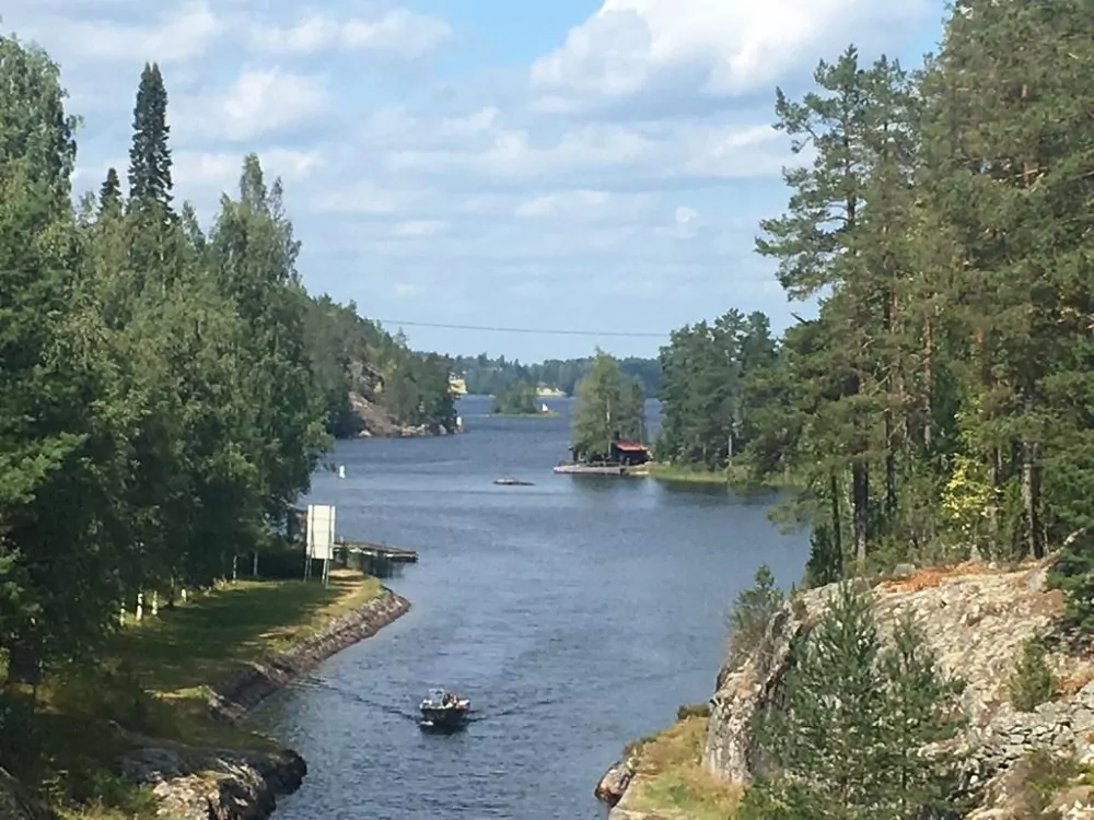 Flusslandschaft und See in Finnland