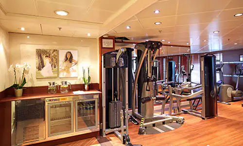 Geräte im Fitnesscentr auf dem Silversea Luxuskreuzfahrtschiff Silver Shadow