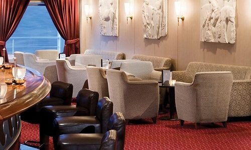 gEMÜTLICHE bAR auf dem Silversea Luxuskreuzfahrtschiff Silver Shadow