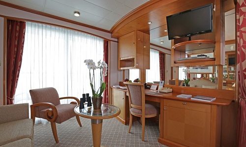 Schreibtisch- und Sitzbereich Veranda Suite auf dem Silversea Luxuskreuzfahrtschiff Silver Shadow
