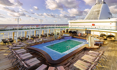 Pooldeck auf dem Silversea Luxuskreuzfahrtschiff Silver Shadow