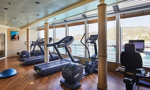 Fitnessgeräte auf dem Luxuskreuzfahrtschif Silver Wind der Reederei Silversea