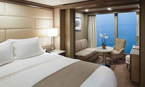 Blick in die Panoramasuite auf dem Silversea Luxuskreuzfahrtschiff Silver Spirit