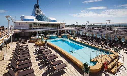 Pooldeck auf dem Silversea Luxuskreuzfahrtschiff Silver Spirit