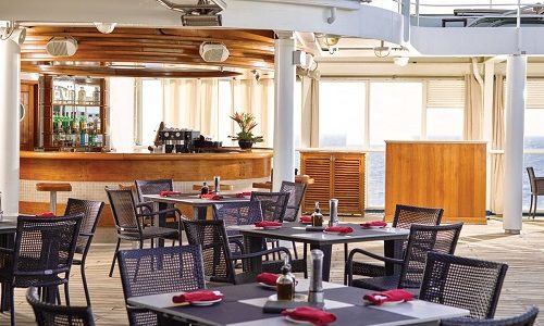 Tische und Bar im Restaurant The Grill auf dem Silversea Luxuskreuzfahrtschiff Silver Whisper