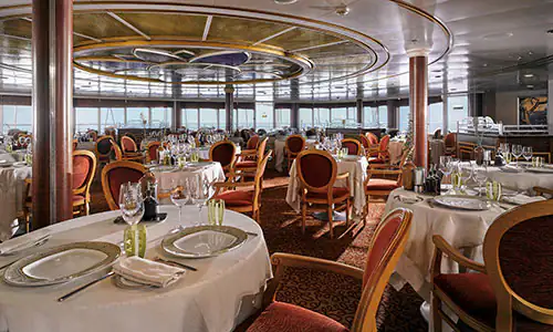 Gedeckte Tische im Restaurant La Terrazza auf dem Silversea Luxuskreuzfahrtschiff Silver Shadow