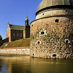 Blick auf Kloster Vadestena