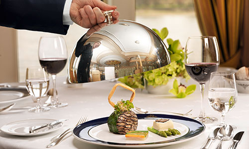 Speiseteller auf dem Segelschiff Sea Cloud II