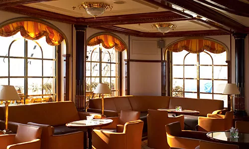 Lounge auf dem Segelschiff Sea Cloud II