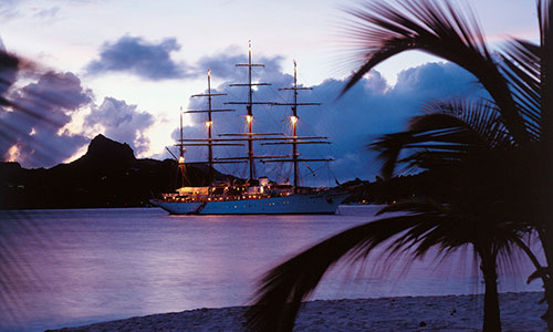Segelschiff Sea Cloud abends
