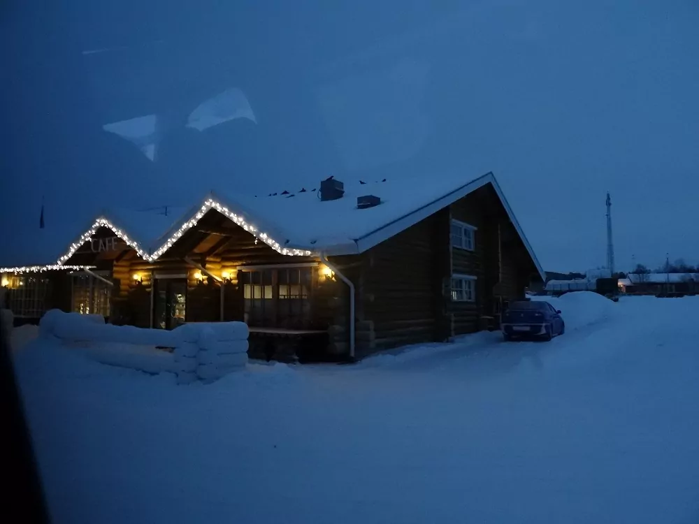 Restaurant im Winter in Finnland